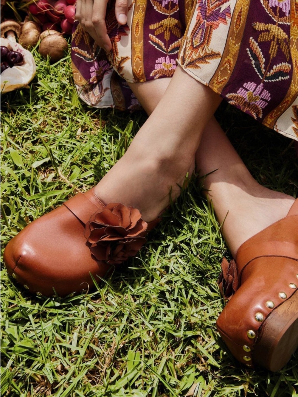 FARM Rio Brown Tan Leather Flower Clog Size US 7 - Brand new in box!